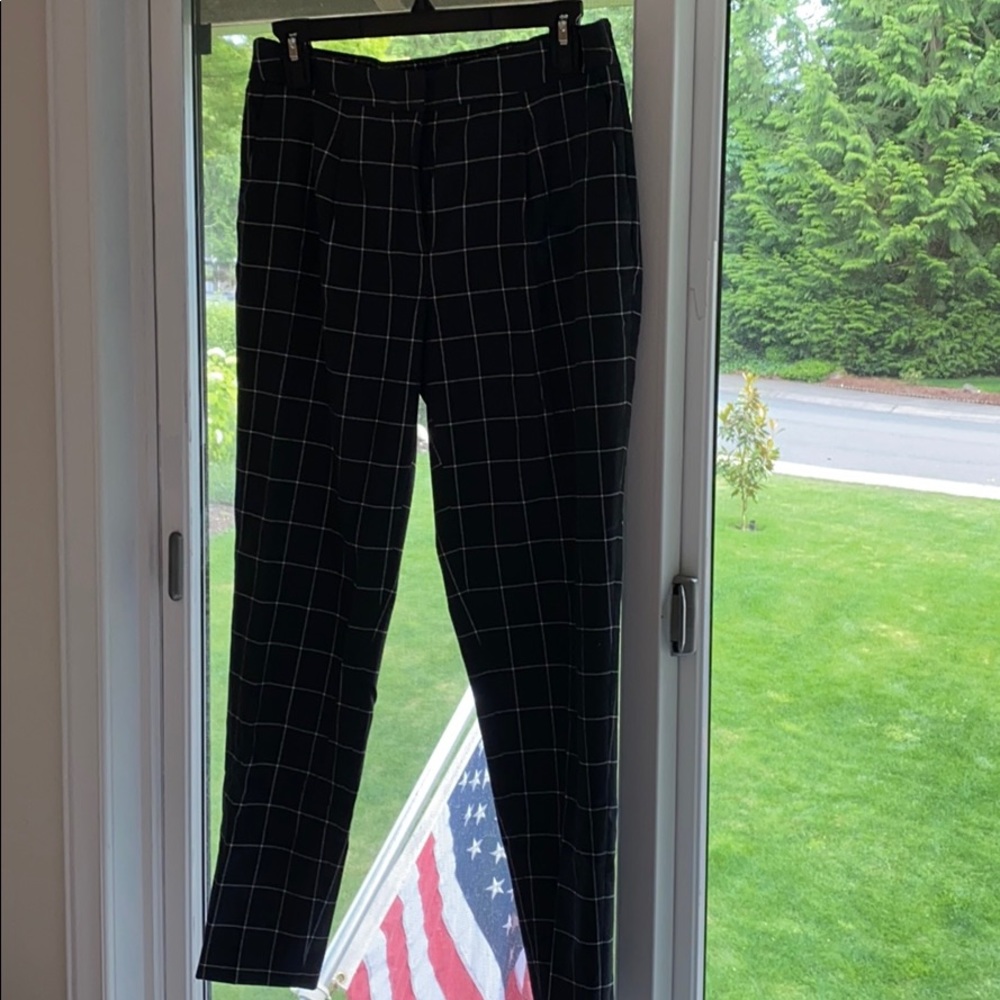Grey trouser with window pain detail